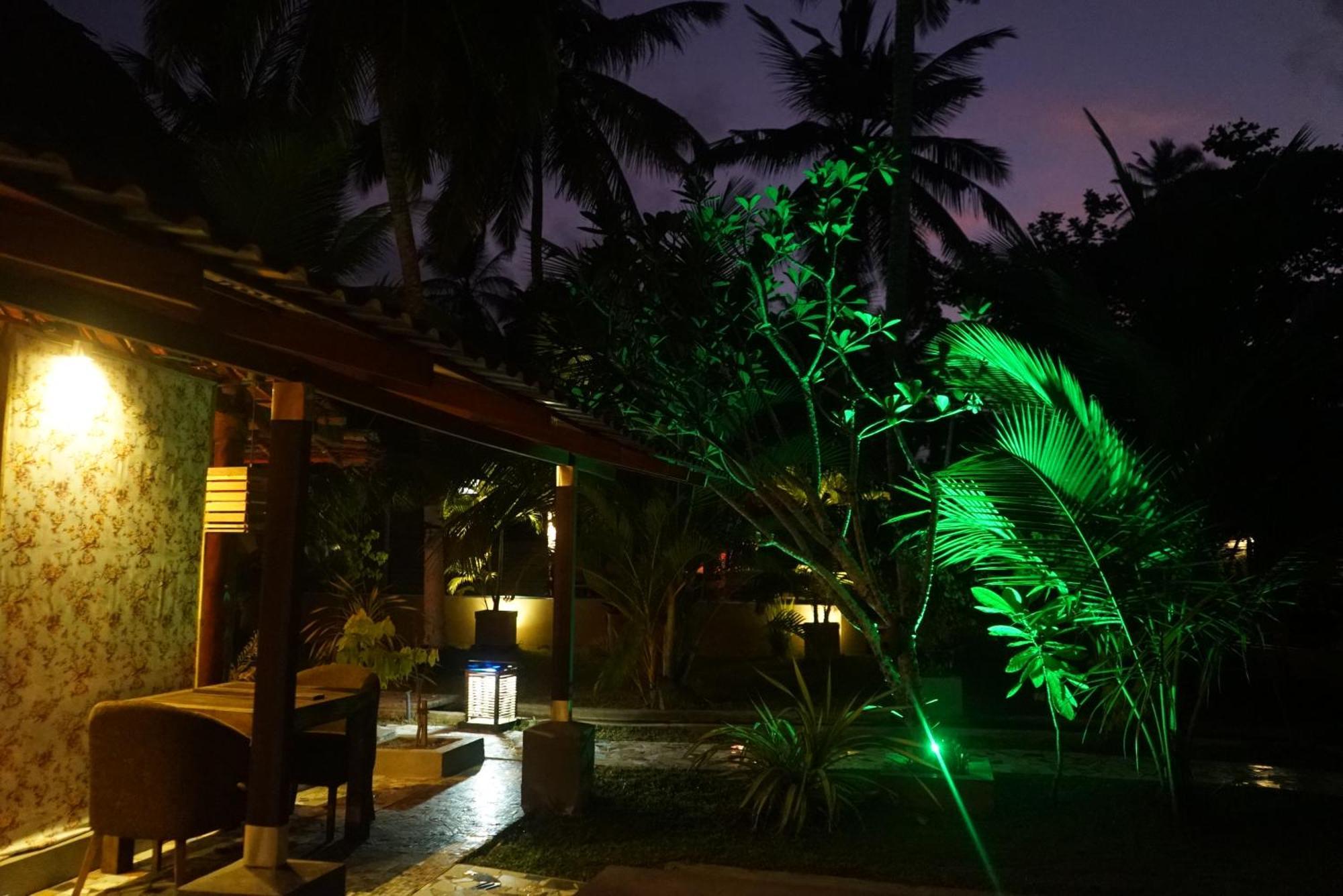 Red Coconut Villa Bentota Exterior foto